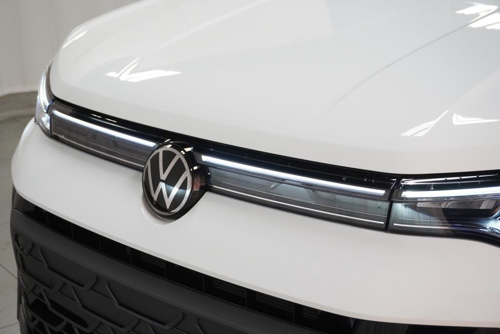 2027 Volkswagen Taos 1.5T SE Black