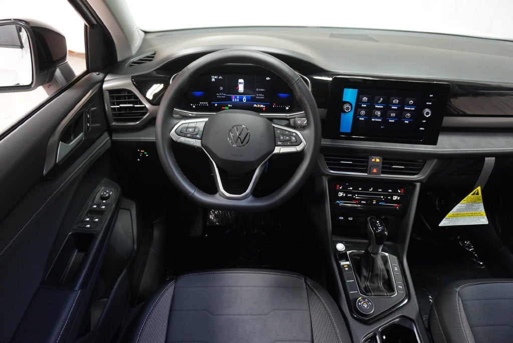 2027 Volkswagen Taos 1.5T SE Black
