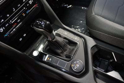 2027 Volkswagen Taos 1.5T SE Black