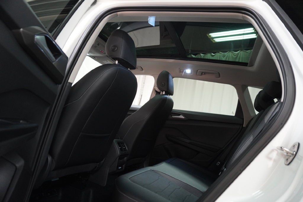 2027 Volkswagen Taos 1.5T SE Black