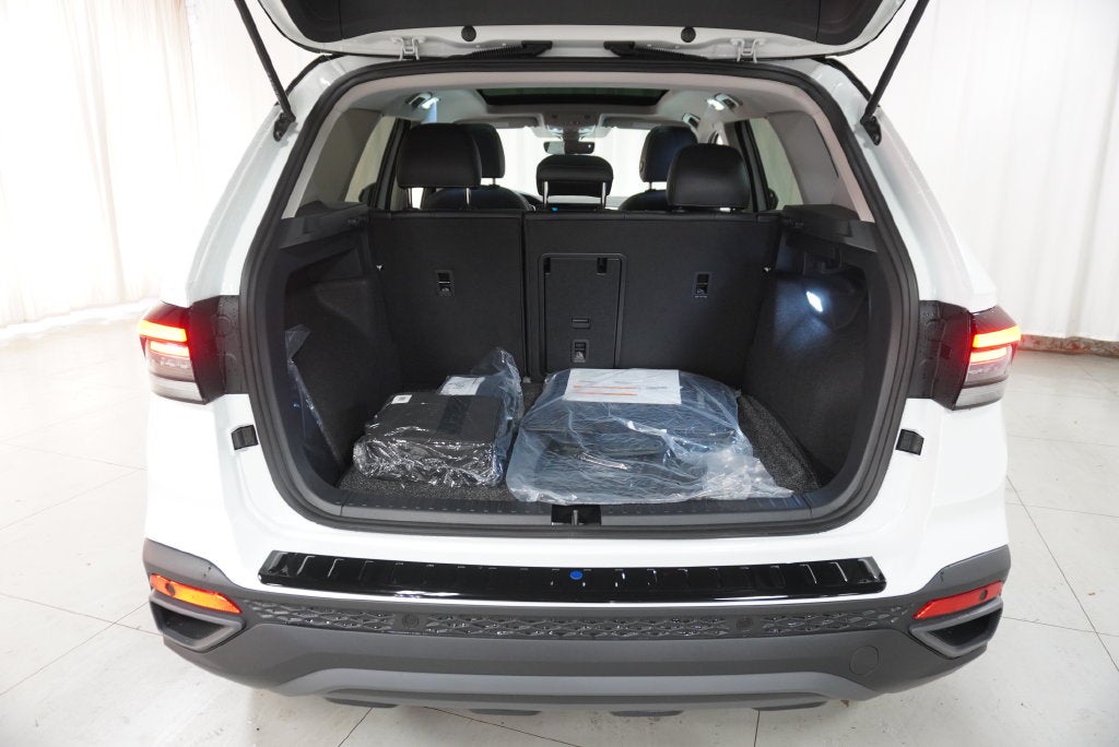 2027 Volkswagen Taos 1.5T SE Black