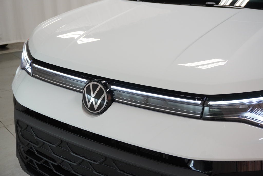 2027 Volkswagen Taos 1.5T SE Black