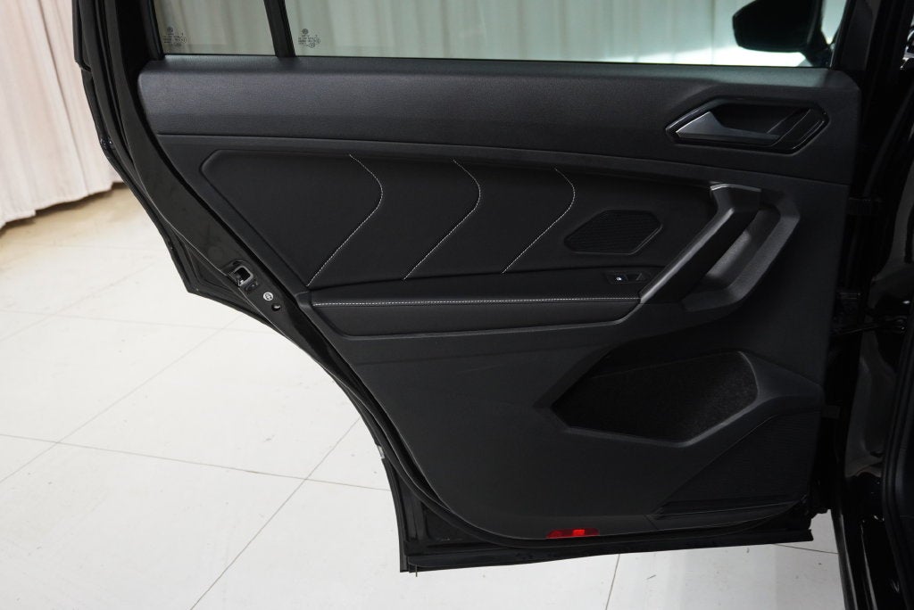 2024 Volkswagen Tiguan 2.0T SEL R-Line