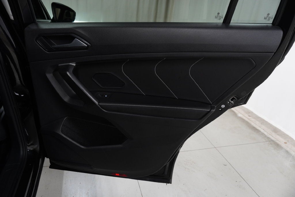 2024 Volkswagen Tiguan 2.0T SEL R-Line