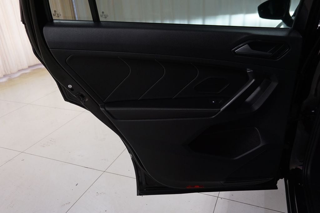 2022 Volkswagen Tiguan 2.0T SEL R-Line