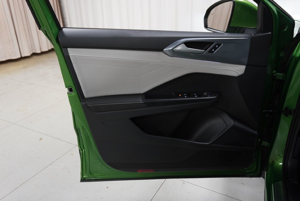 2025 Volkswagen Taos 1.5T SEL