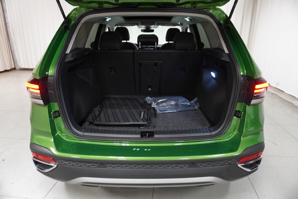 2025 Volkswagen Taos 1.5T SEL
