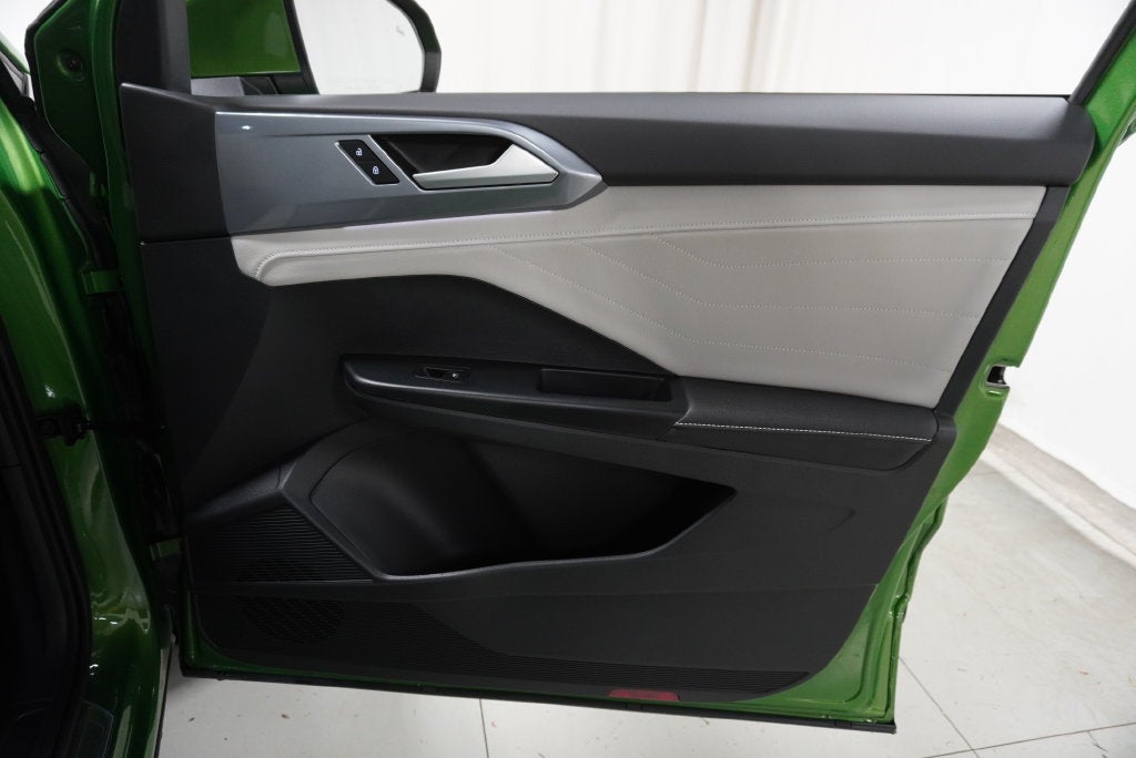 2025 Volkswagen Taos 1.5T SEL