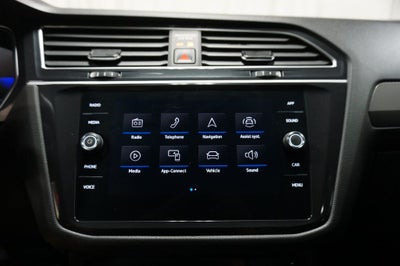2024 Volkswagen Tiguan 2.0T SE R-Line Black