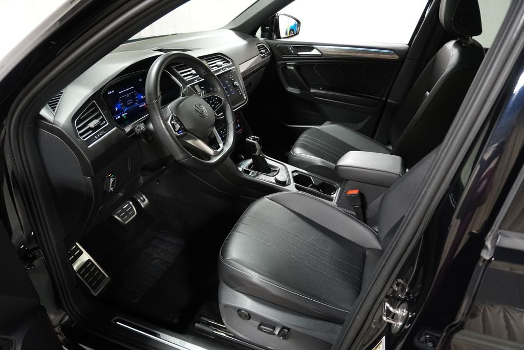 2024 Volkswagen Tiguan 2.0T SE R-Line Black