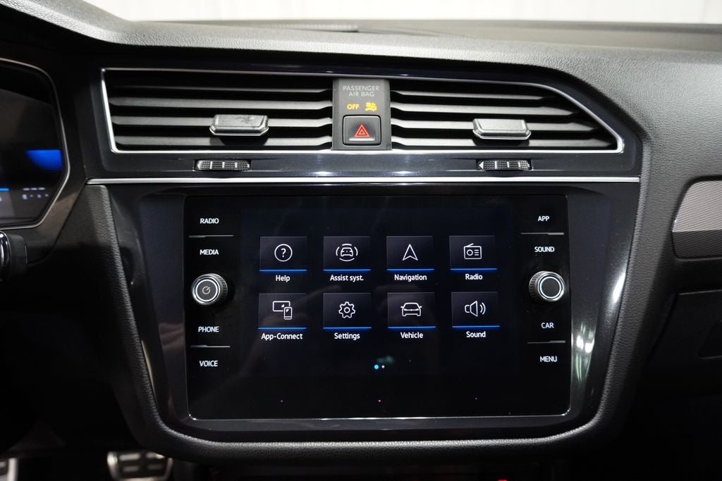 2024 Volkswagen Tiguan 2.0T SE R-Line Black