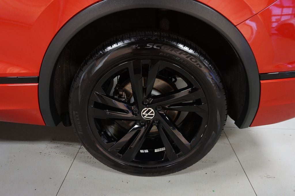2024 Volkswagen Tiguan 2.0T SE R-Line Black