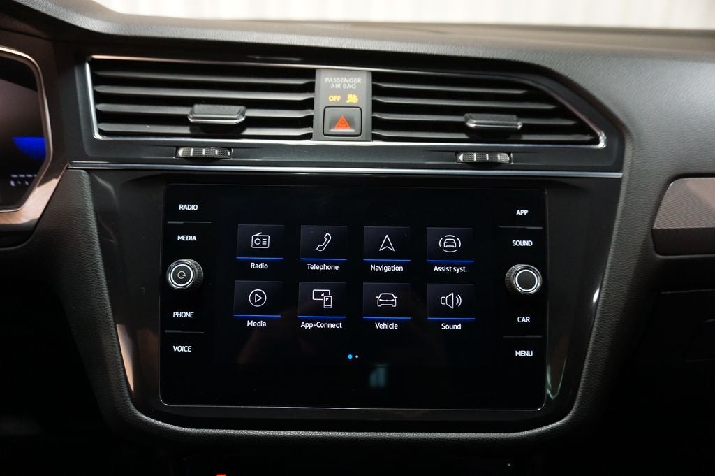 2023 Volkswagen Tiguan 2.0T SE R-Line Black