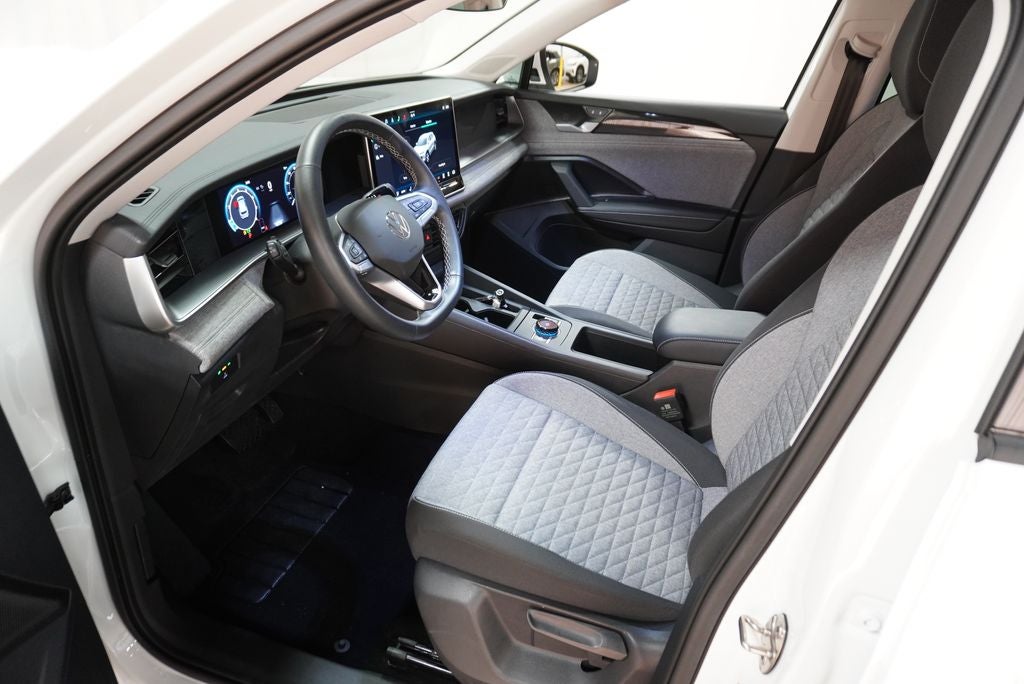 2025 Volkswagen Tiguan 2.0T S