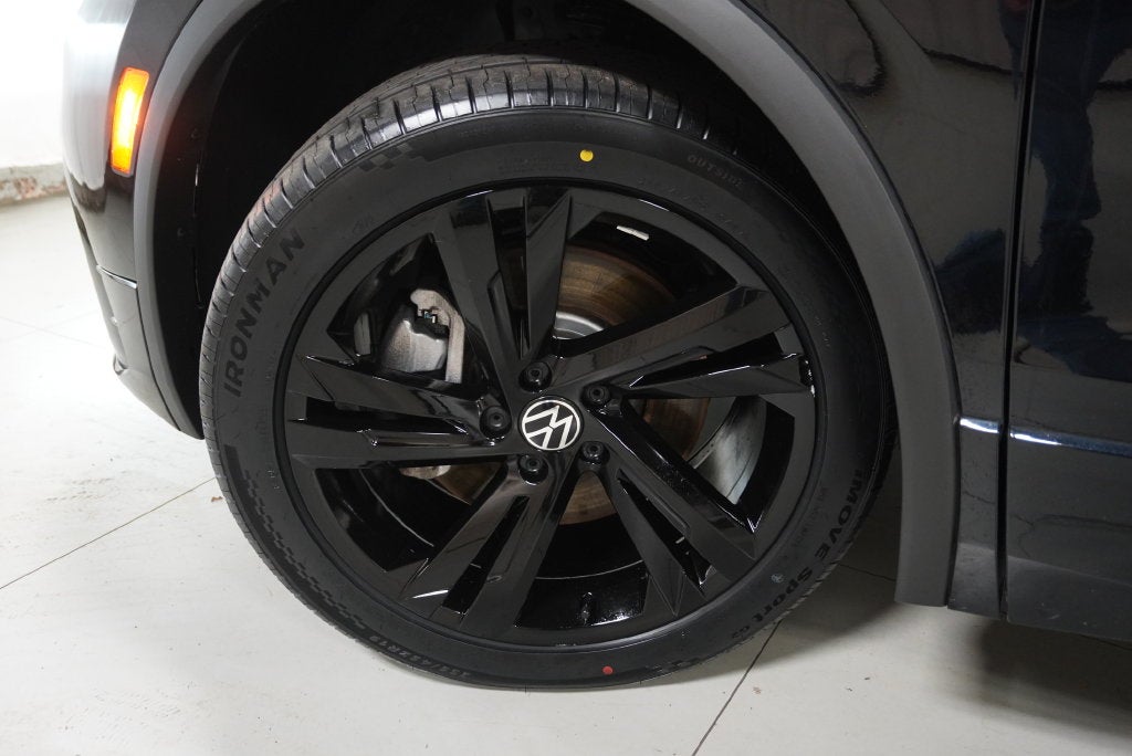 2023 Volkswagen Tiguan 2.0T SE R-Line Black