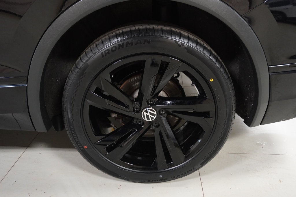 2023 Volkswagen Tiguan 2.0T SE R-Line Black