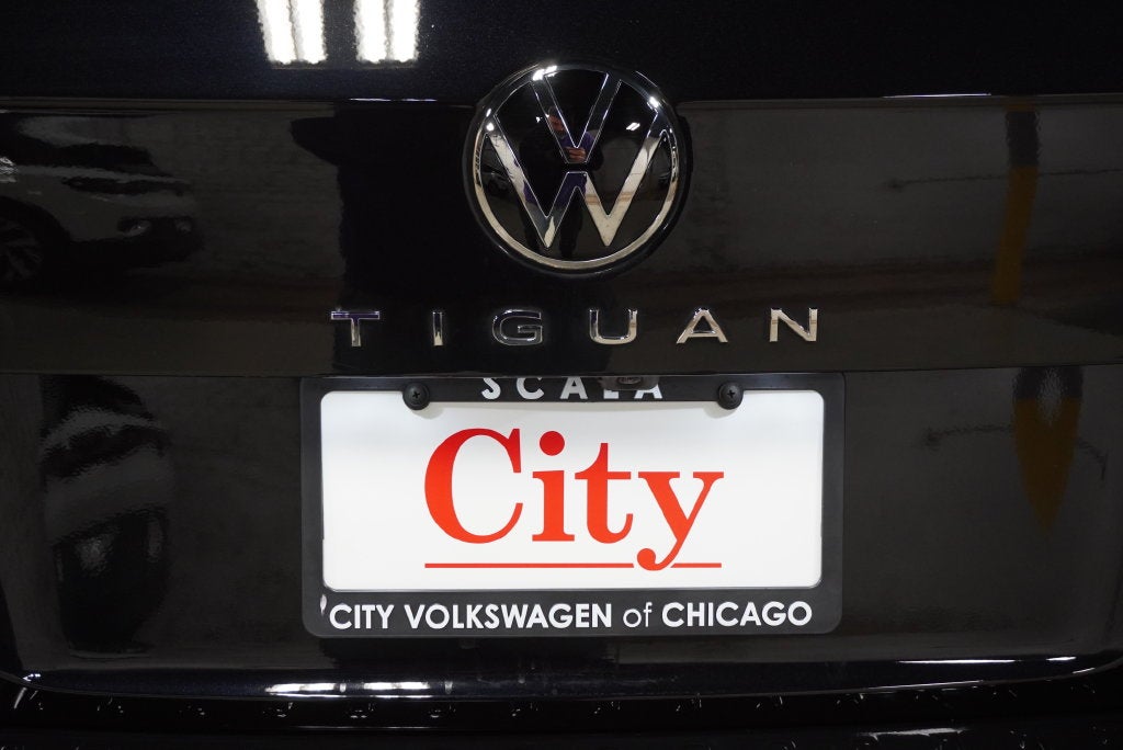 2023 Volkswagen Tiguan 2.0T SE R-Line Black