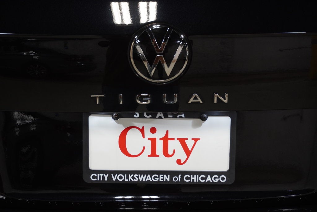 2023 Volkswagen Tiguan 2.0T SE R-Line Black