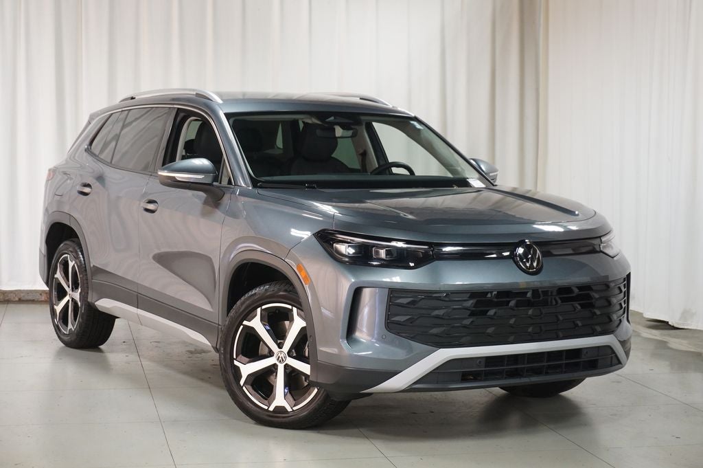 2025 Volkswagen Tiguan 2.0T SE