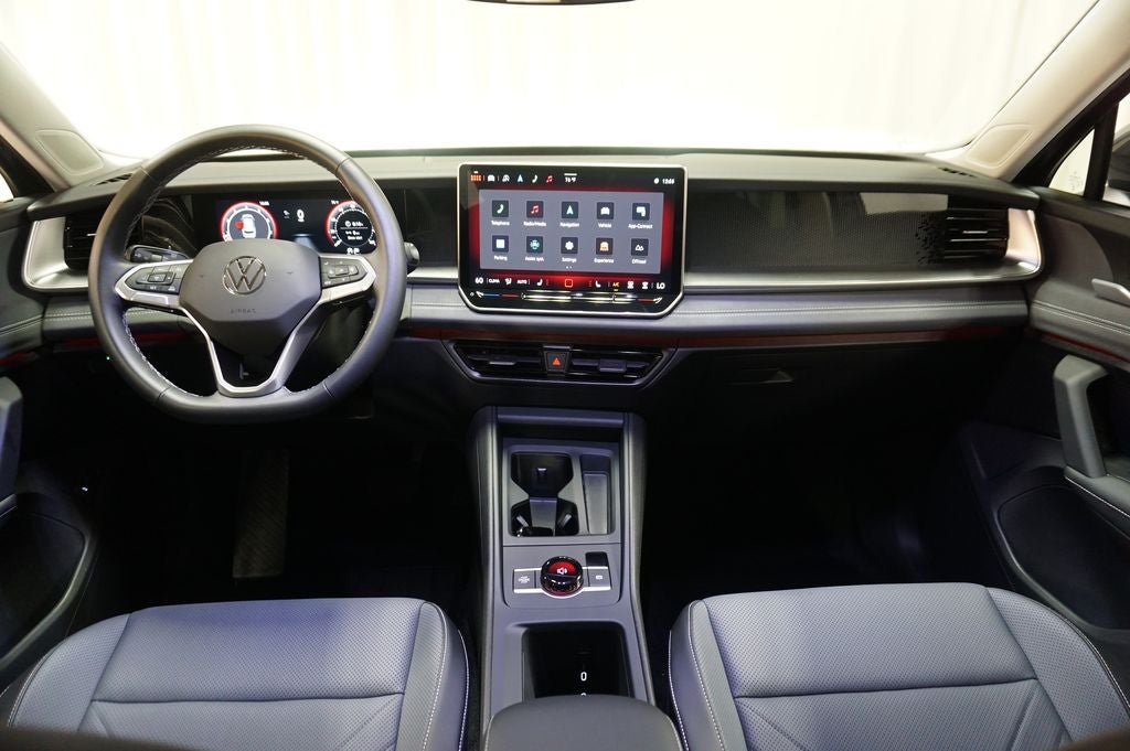 2025 Volkswagen Tiguan 2.0T SE