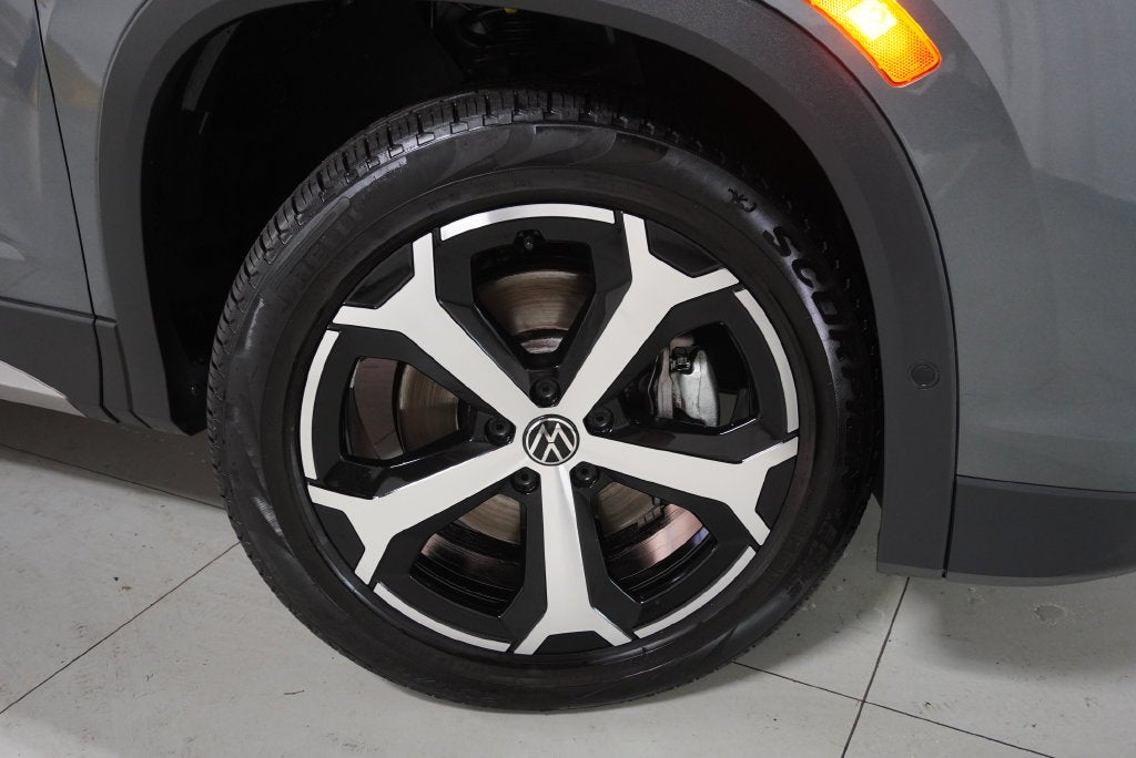 2025 Volkswagen Tiguan 2.0T SE