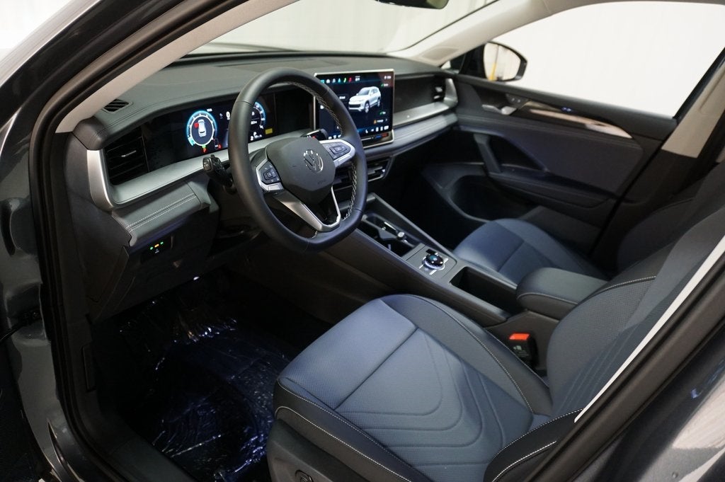 2025 Volkswagen Tiguan 2.0T SE