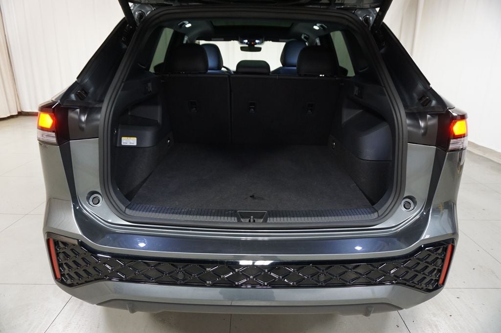 2025 Volkswagen Tiguan 2.0T SE R-Line Black