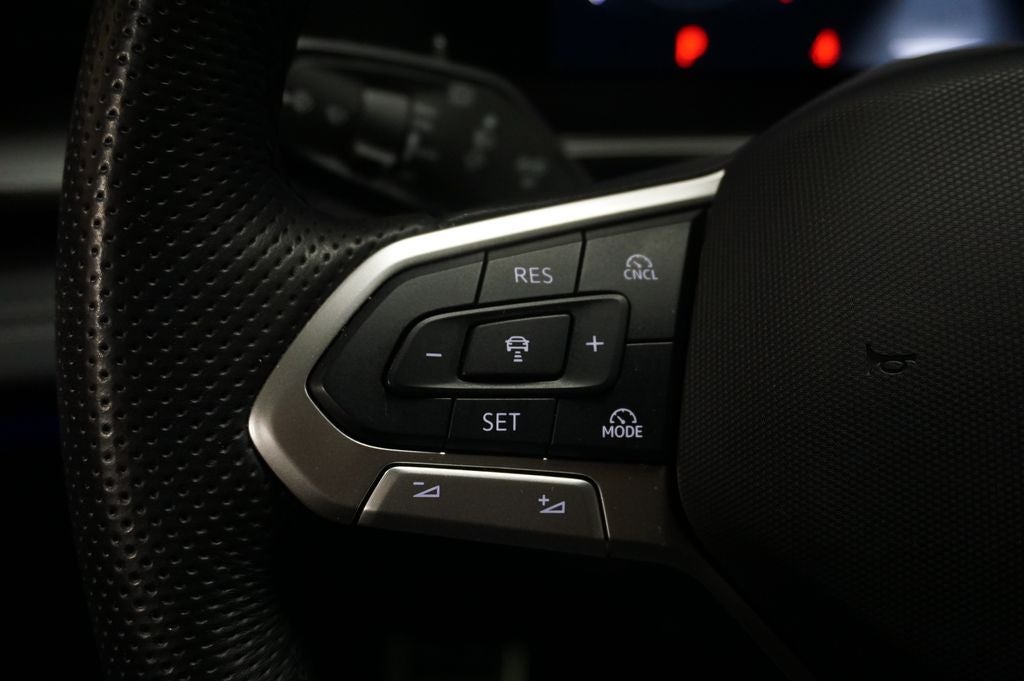 2025 Volkswagen Tiguan 2.0T SE R-Line Black