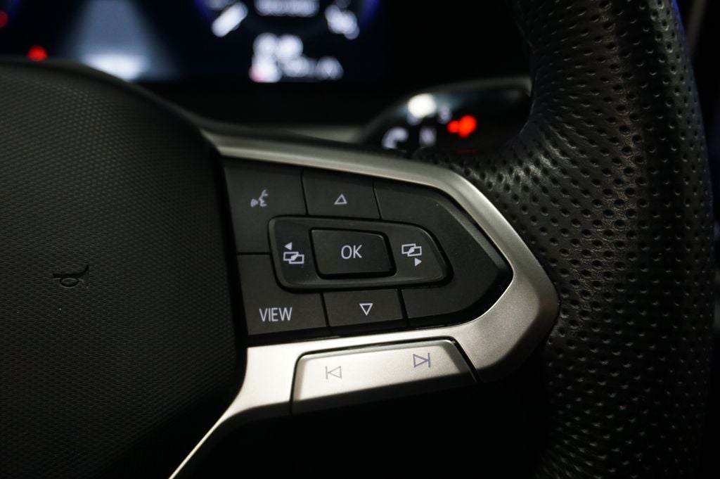 2025 Volkswagen Tiguan 2.0T SE R-Line Black