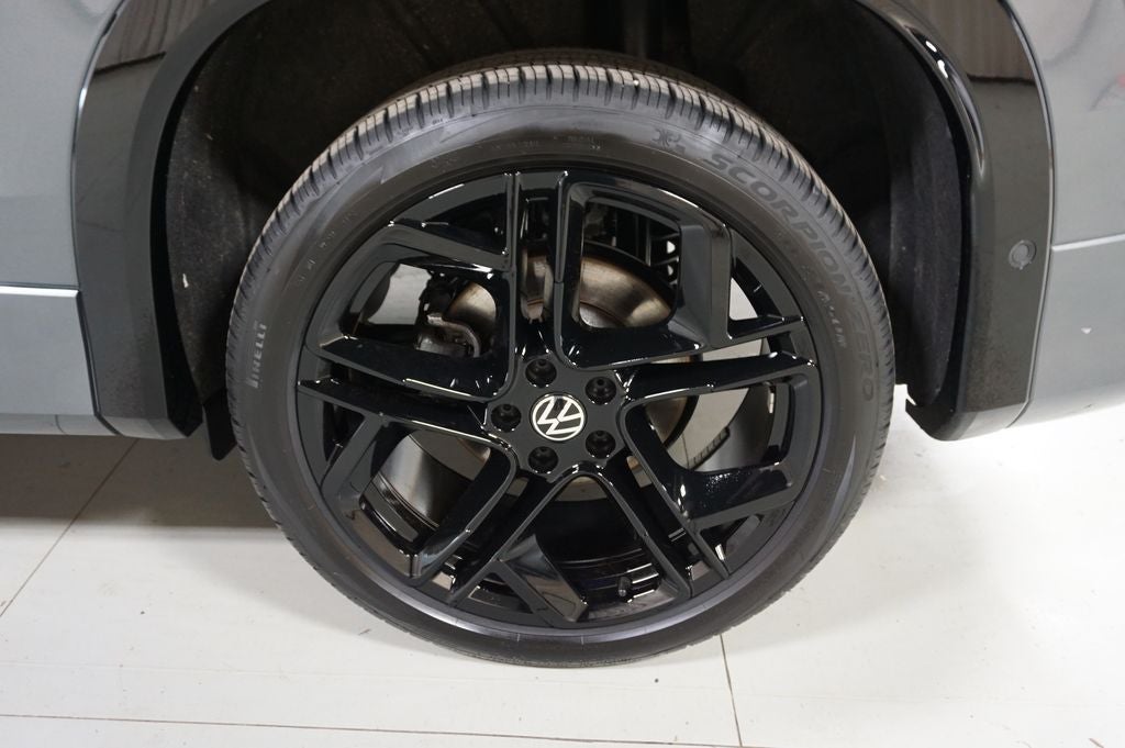 2025 Volkswagen Tiguan 2.0T SE R-Line Black