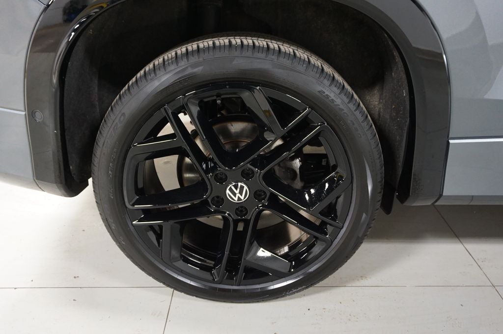 2025 Volkswagen Tiguan 2.0T SE R-Line Black