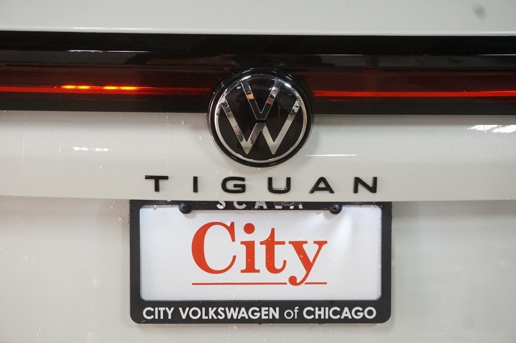2026 Volkswagen Tiguan 2.0T SE R-Line Black