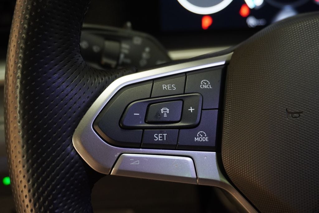 2025 Volkswagen Tiguan 2.0T SE R-Line Black