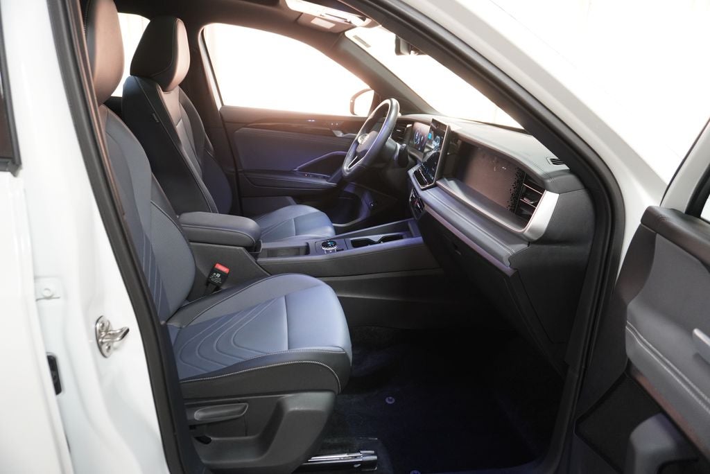 2025 Volkswagen Tiguan 2.0T SE R-Line Black