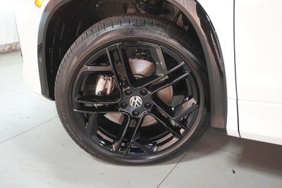 2025 Volkswagen Tiguan 2.0T SE R-Line Black