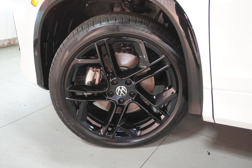 2025 Volkswagen Tiguan 2.0T SE R-Line Black