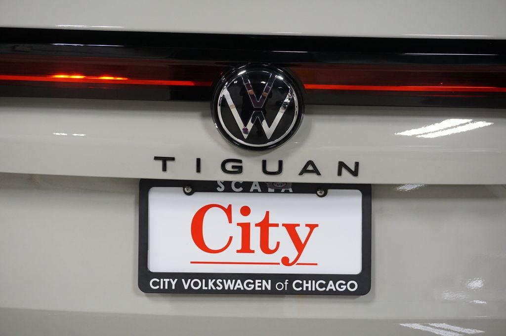 2026 Volkswagen Tiguan 2.0T SE R-Line Black