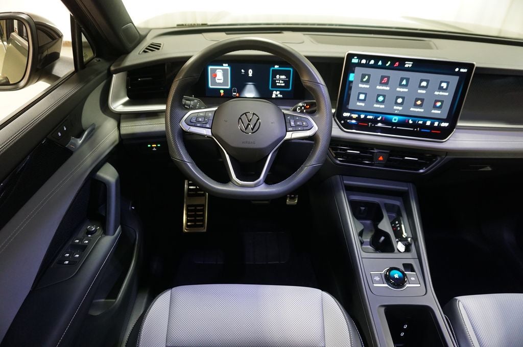 2025 Volkswagen Tiguan 2.0T SE R-Line Black