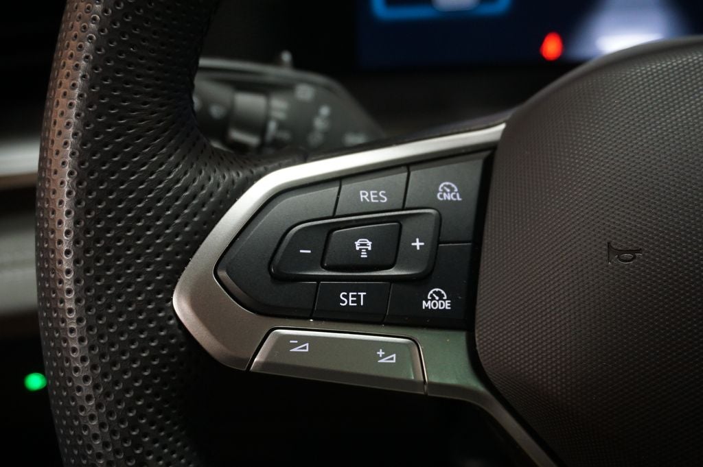2025 Volkswagen Tiguan 2.0T SE R-Line Black