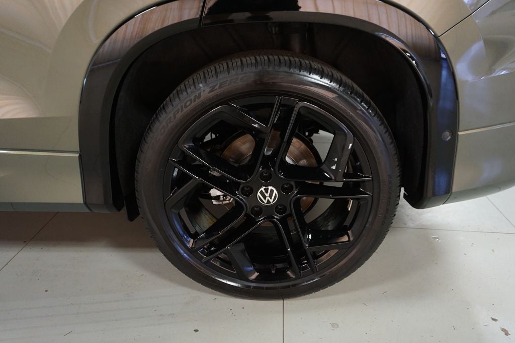 2025 Volkswagen Tiguan 2.0T SE R-Line Black