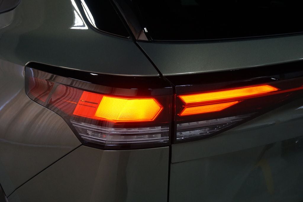 2025 Volkswagen Tiguan 2.0T SE R-Line Black