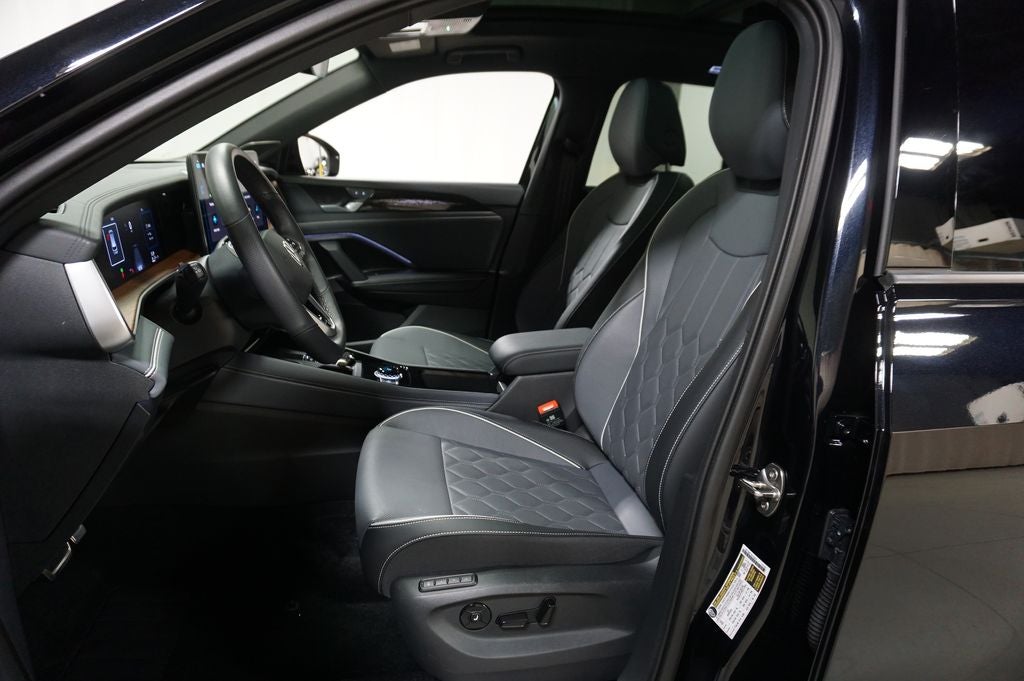 2025 Volkswagen Tiguan 2.0T SEL R-Line
