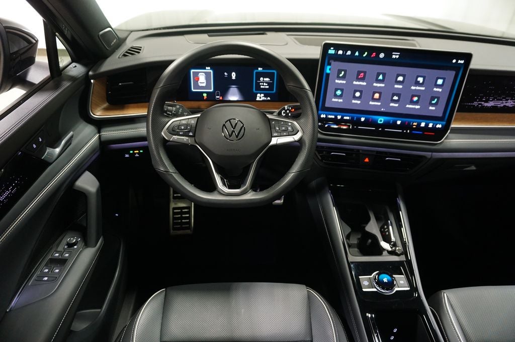 2025 Volkswagen Tiguan 2.0T SEL R-Line
