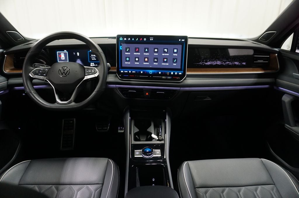 2025 Volkswagen Tiguan 2.0T SEL R-Line