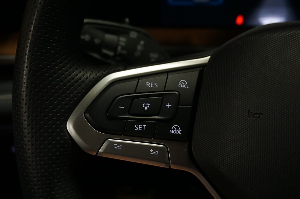 2025 Volkswagen Tiguan 2.0T SEL R-Line