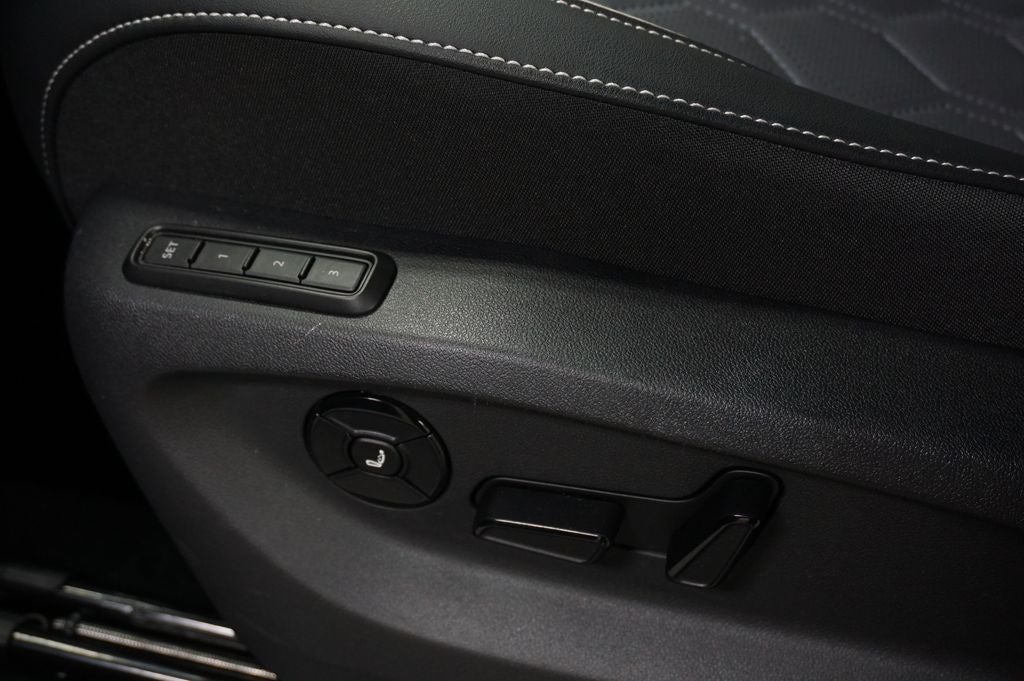 2025 Volkswagen Tiguan 2.0T SEL R-Line