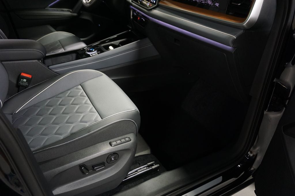 2025 Volkswagen Tiguan 2.0T SEL R-Line