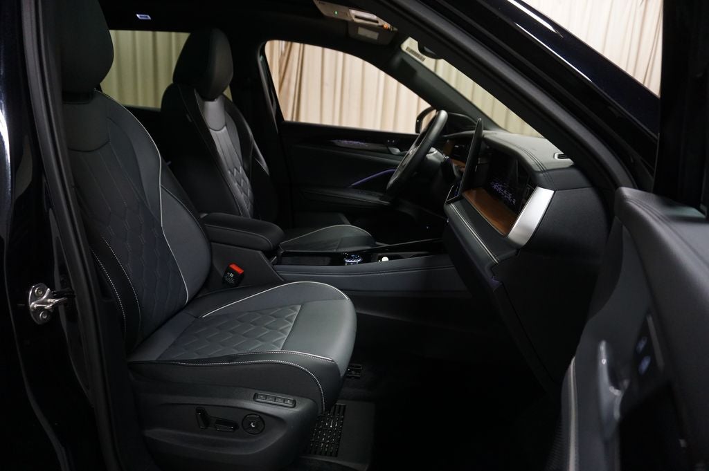 2025 Volkswagen Tiguan 2.0T SEL R-Line