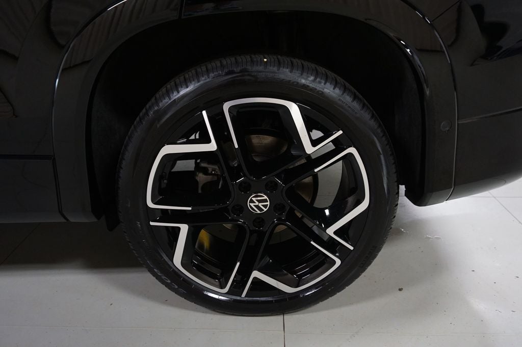 2025 Volkswagen Tiguan 2.0T SEL R-Line