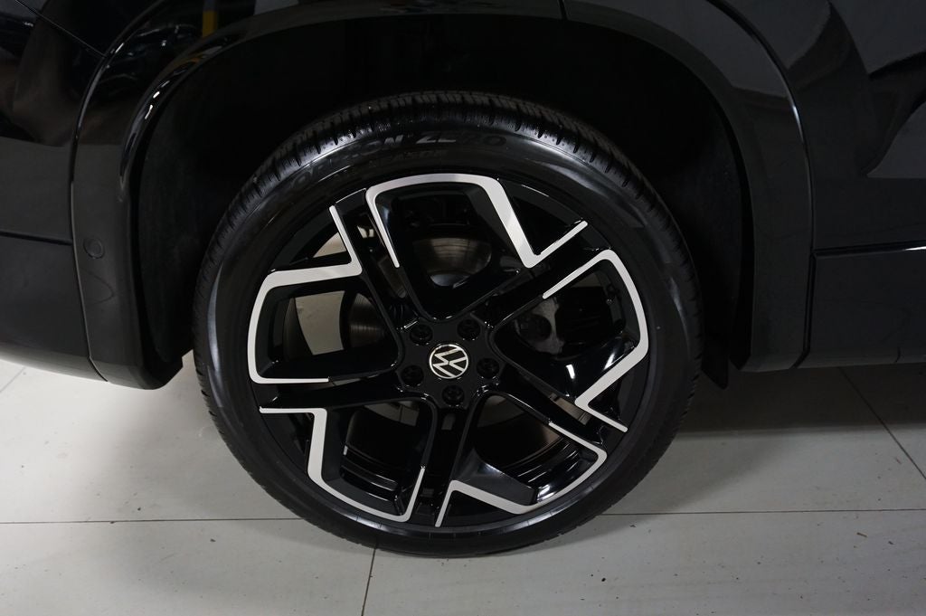 2025 Volkswagen Tiguan 2.0T SEL R-Line